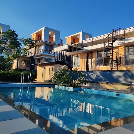 Royal Meadows Igatpuri 2Bhk Poolside Villa Dış mekan fotoğraf