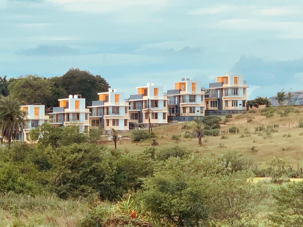 Royal Meadows Igatpuri 2Bhk Poolside Villa Dış mekan fotoğraf